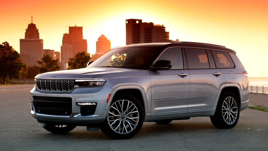 Exterior Design: Modern Aesthetics Meet Rugged Capability Exterior Design: Modern Aesthetics Meet Rugged Capability