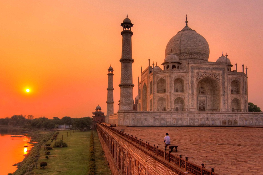 Tips for Experiencing the Taj Mahal at Sunrise Tips for Experiencing the Taj Mahal at Sunrise