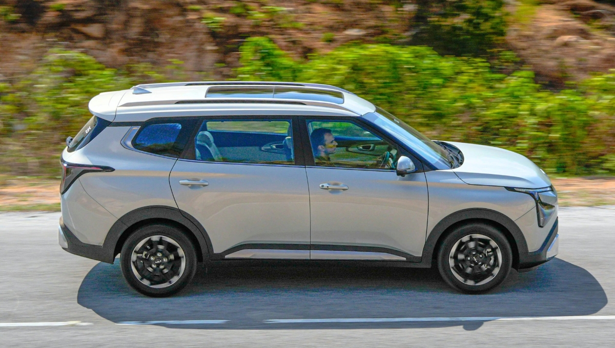 Kia Carens Clavis 2025: 7-Seater SUV With 360° Camera, Sunroof and DCT Gearbox Starts Under Rs20 Lakh