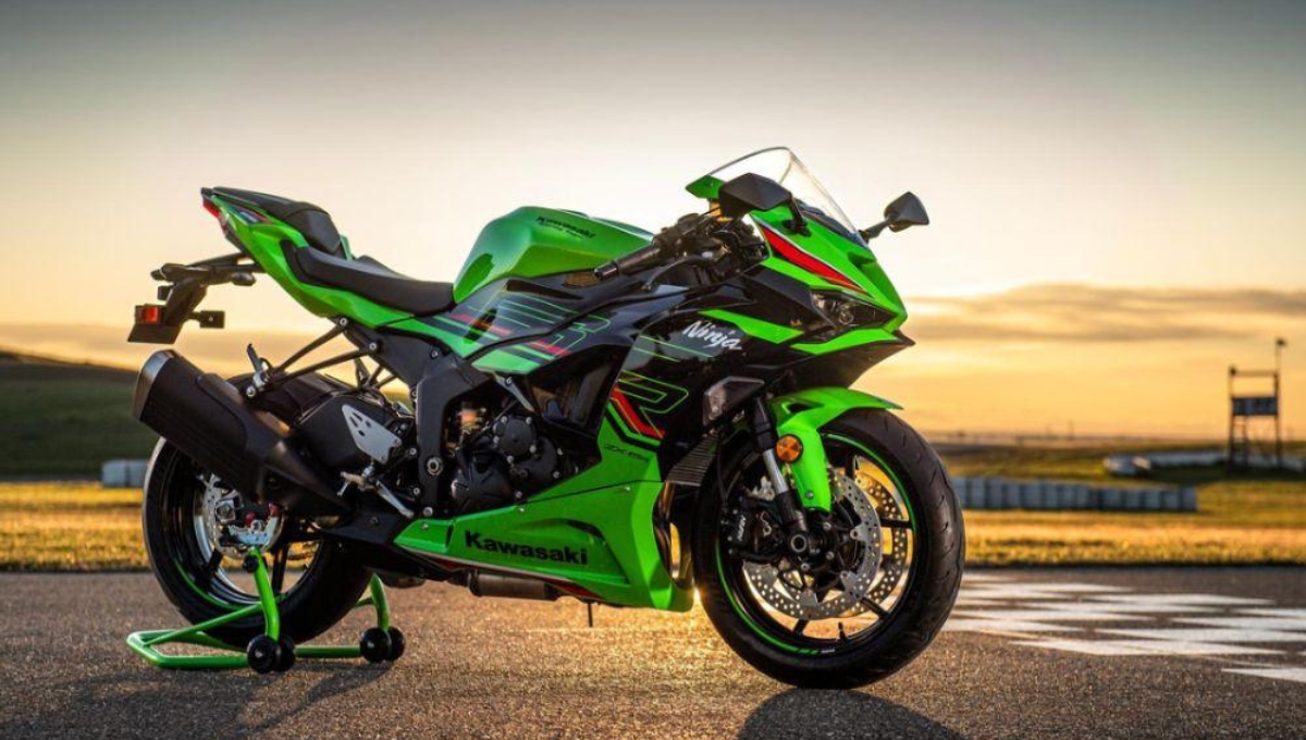 Kawasaki Ninja ZX-6R: Unleash 636cc Power and 250kmph Speed Worth Every Penny