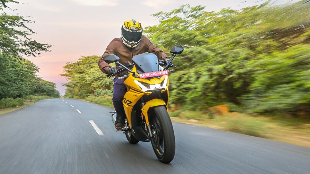 Hero Karizma XMR Premium Sports Design, 210cc Engine and Latest Price Update