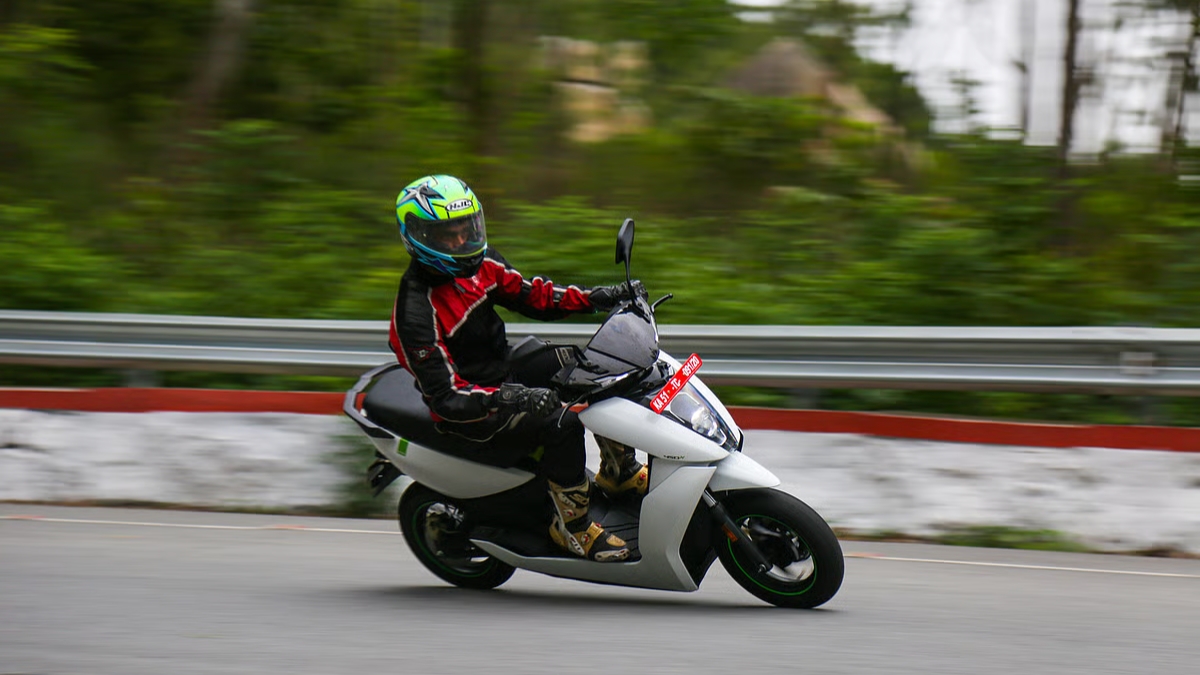 Ather 450X: Powerful Electric Scooter with 126 km Range and Premium Features at Best Price