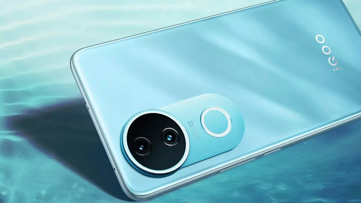 Vivo iQOO Z10R: with 120Hz AMOLED, Android 15 and 50MP OIS Camera Price Starts at Rs 23,999