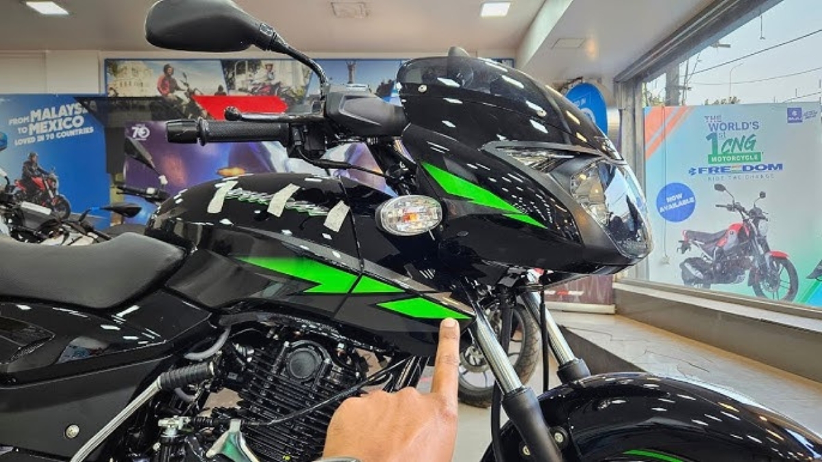 Bajaj Pulsar 125: Power-Packed 124.4cc Bike with 100 kmph Speed at Just Rs 90,000