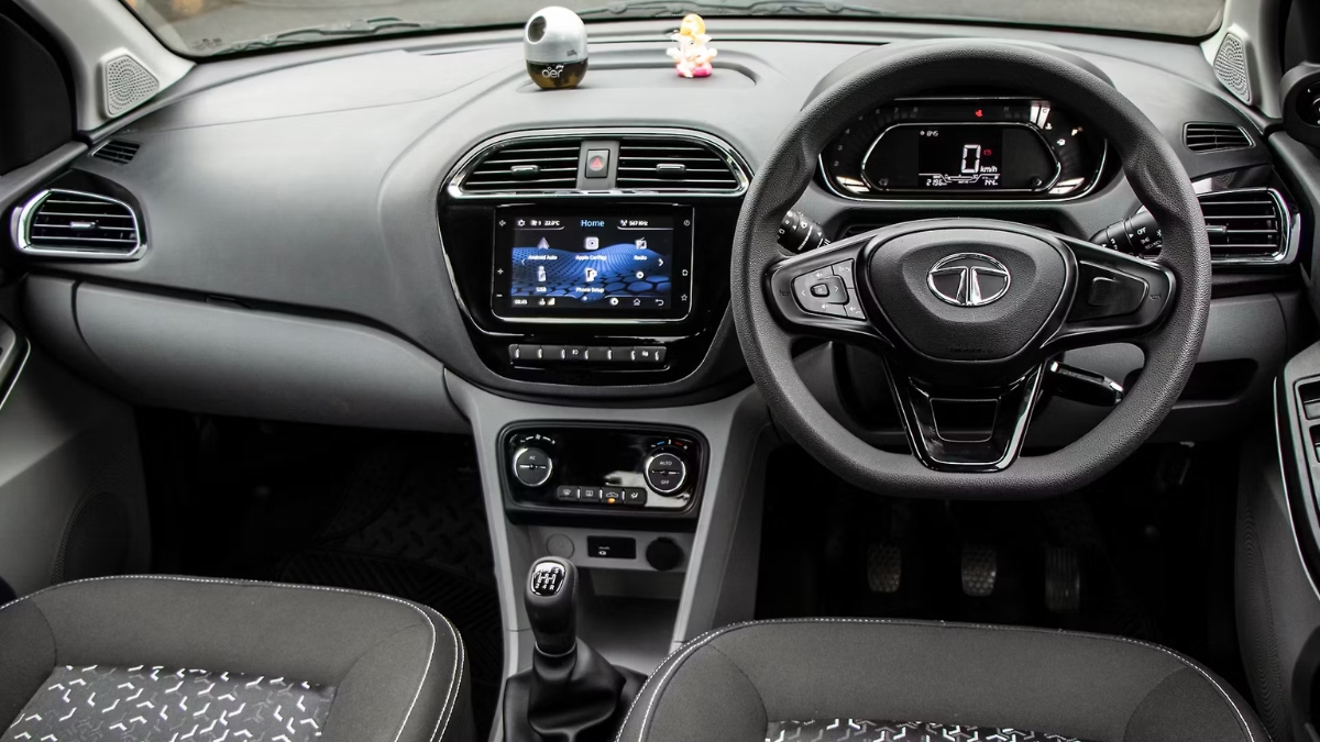 Tata Tiago CNG AMT: Smart Style, Top Safety, 28 km/kg Mileage at Just Rs 7.90 Lakh