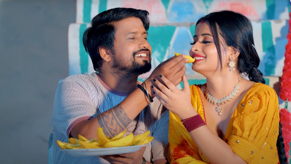 Aam Jas Balam: A Sweet Tune Straight from the Heart of Bhojpuri Music