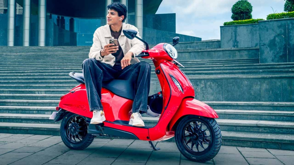 Bajaj Chetak EV with 62 kmph Top Speed, 3kWh Battery Features and Price Inside
