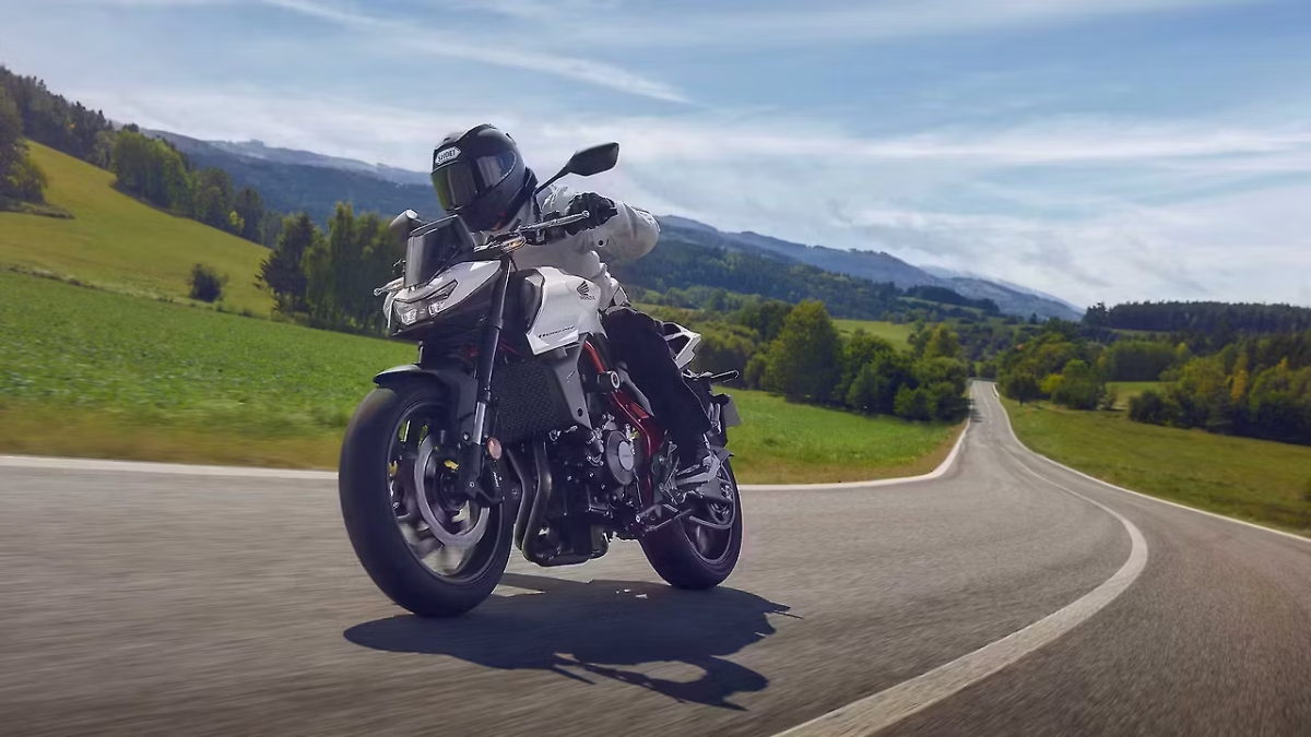 Feel the Power of 755cc Honda CB750 Hornet, Now Available in India at Rs 11 Lakh