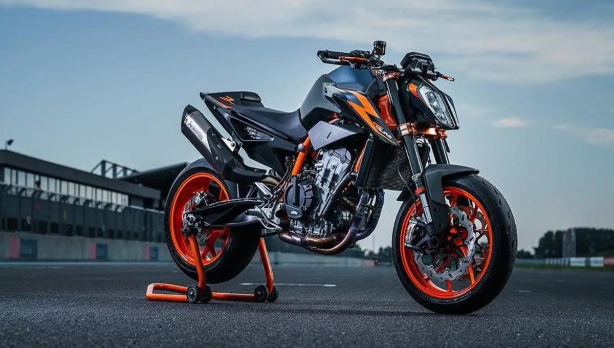 KTM 890 Duke, Priced at Rs 10.5 Lakh Your Ultimate Streetfighter with 230 kmph Top Speed