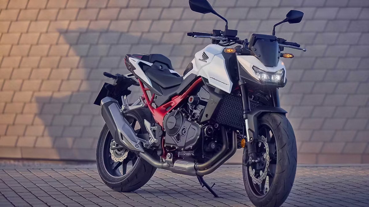 Feel the Power of 755cc Honda CB750 Hornet, Now Available in India at Rs 11 Lakh